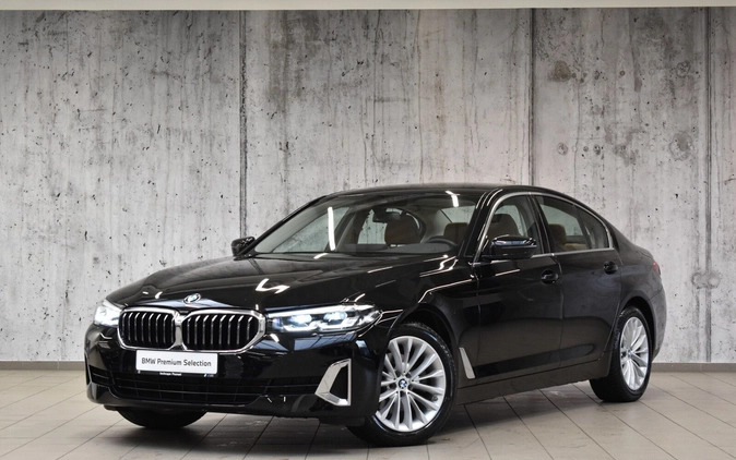 samochody osobowe BMW Seria 5 cena 207800 przebieg: 25778, rok produkcji 2022 z Kępno